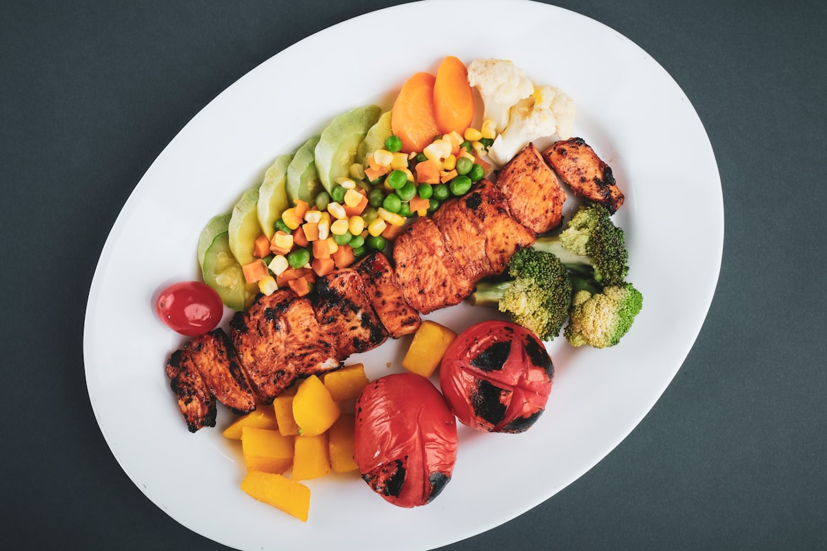 Nutritionist with client